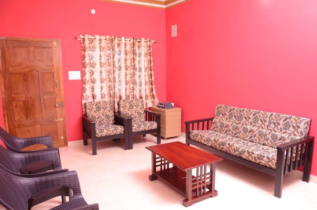 Coorg Girinivas Homestay 102 Madikeri Exteriör bild